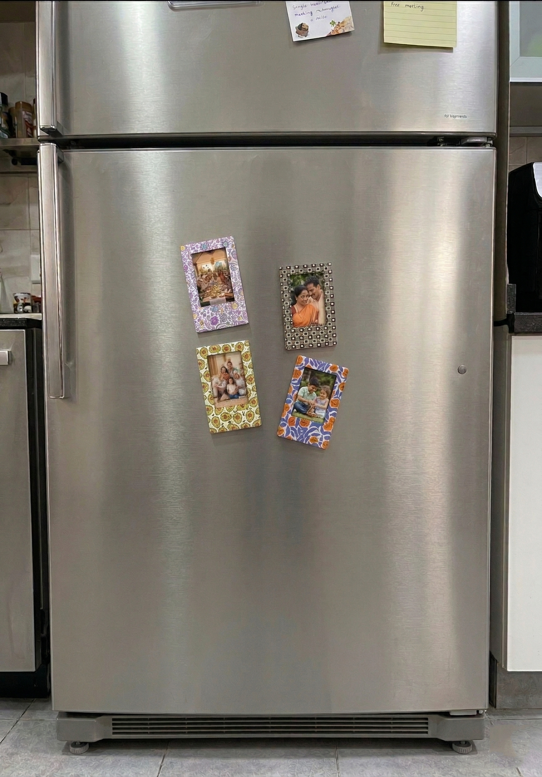 FRIDGE MAGNET PHOTO FRAME (4 Pcs Set of Random Designs)